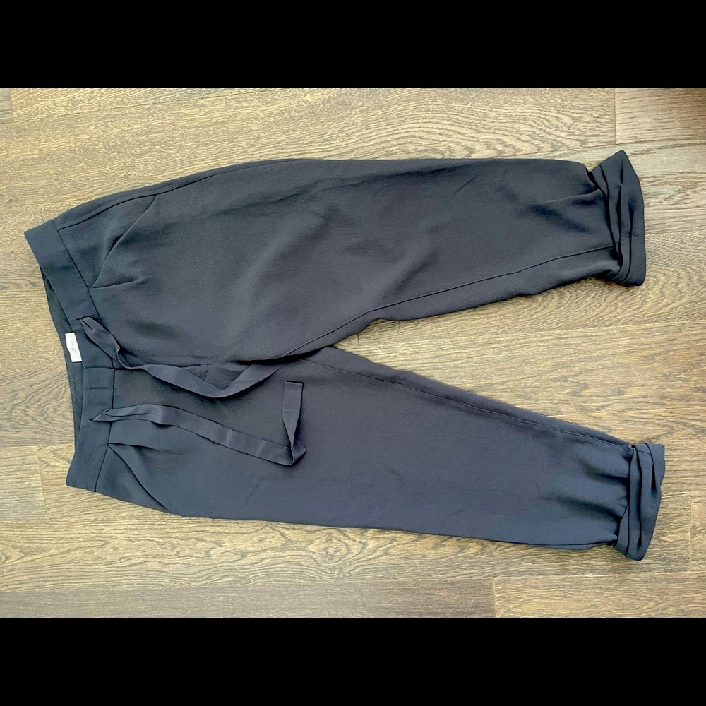 Wilfred cropped dress pants in charcoal grey (tie at waist)